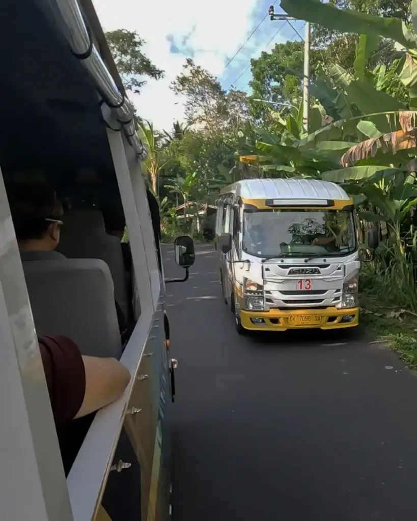minibus-transporte-pura-lempuyang-bali Minibús transporte obligatorio para subir a Pura Lempuyang Bali - Viajeros por el Mundo
